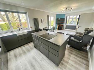 Kitchen- click for photo gallery